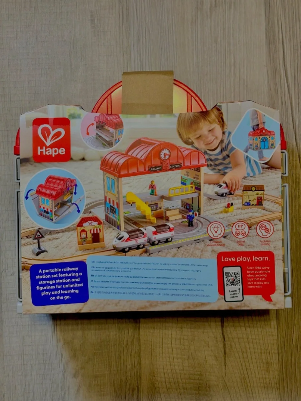 Hape Portable Railway Station Wooden Train Set 40pcs Children's 3-8 Years New